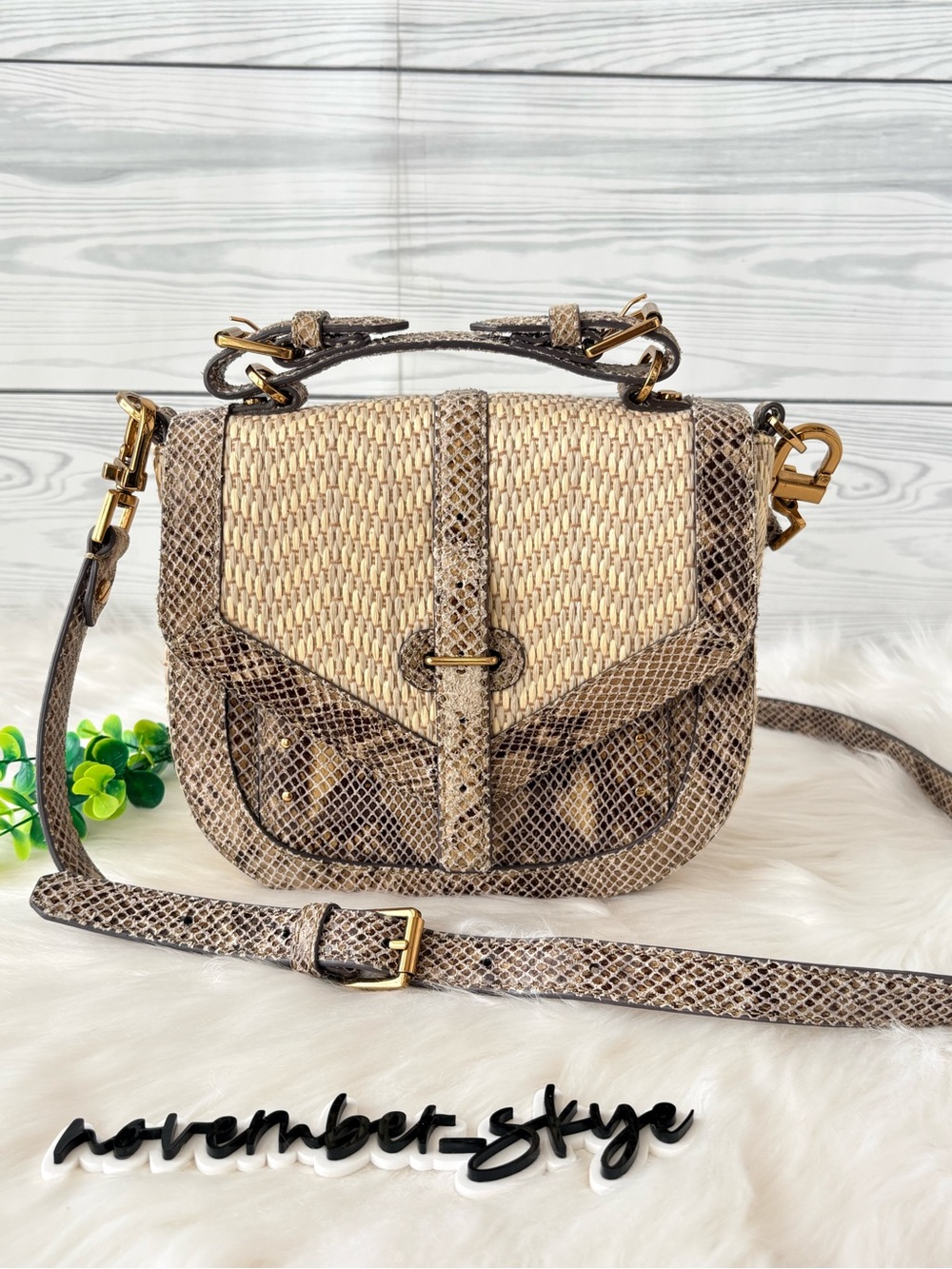 Tory Burch 797 Medium Natural Raffia‎ Snakeskin Print Flap Satchel Shoulder
Bag.